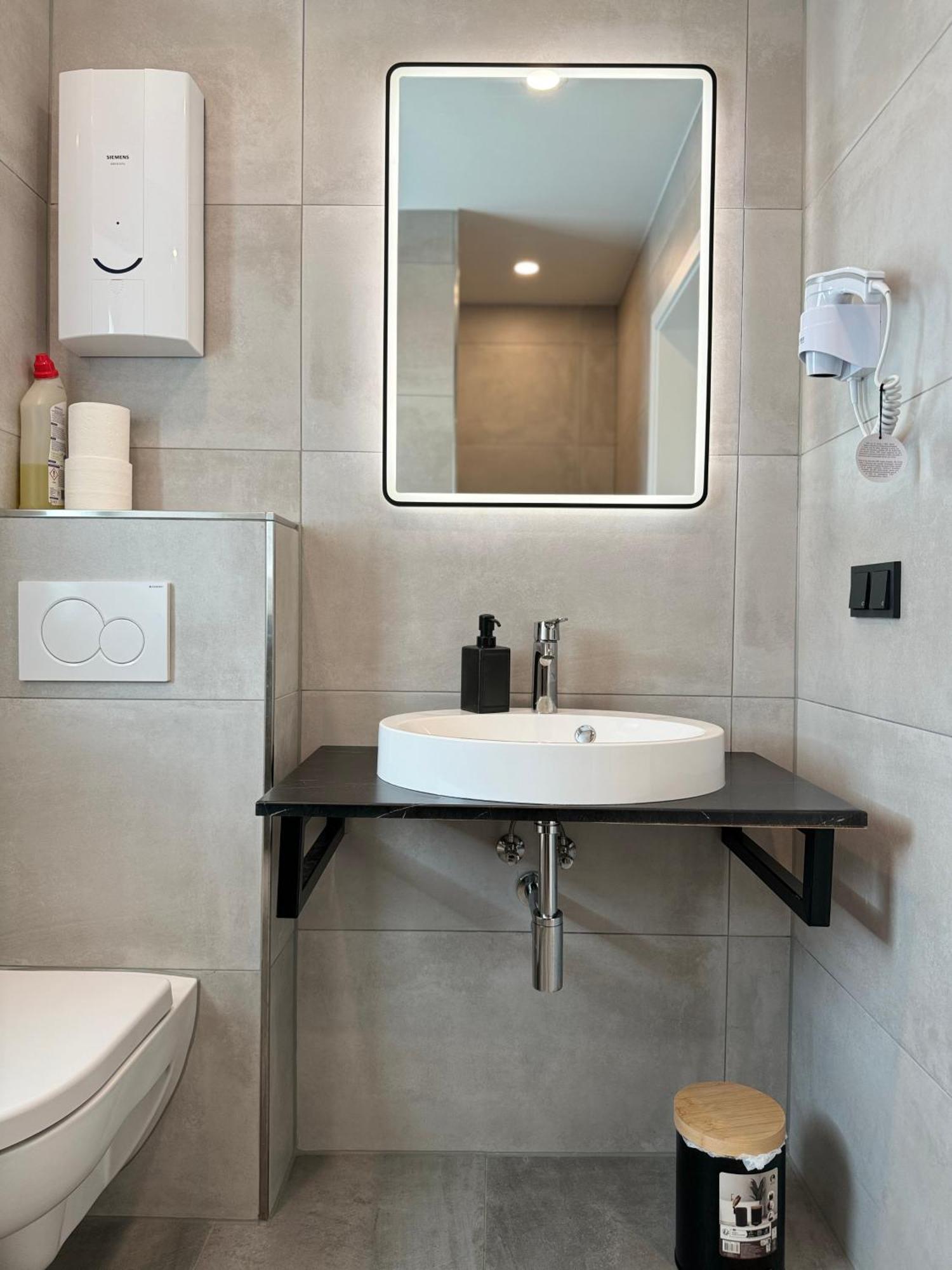 Aparts House - Balkon-Wifi-Kitchen Ессен Екстер'єр фото
